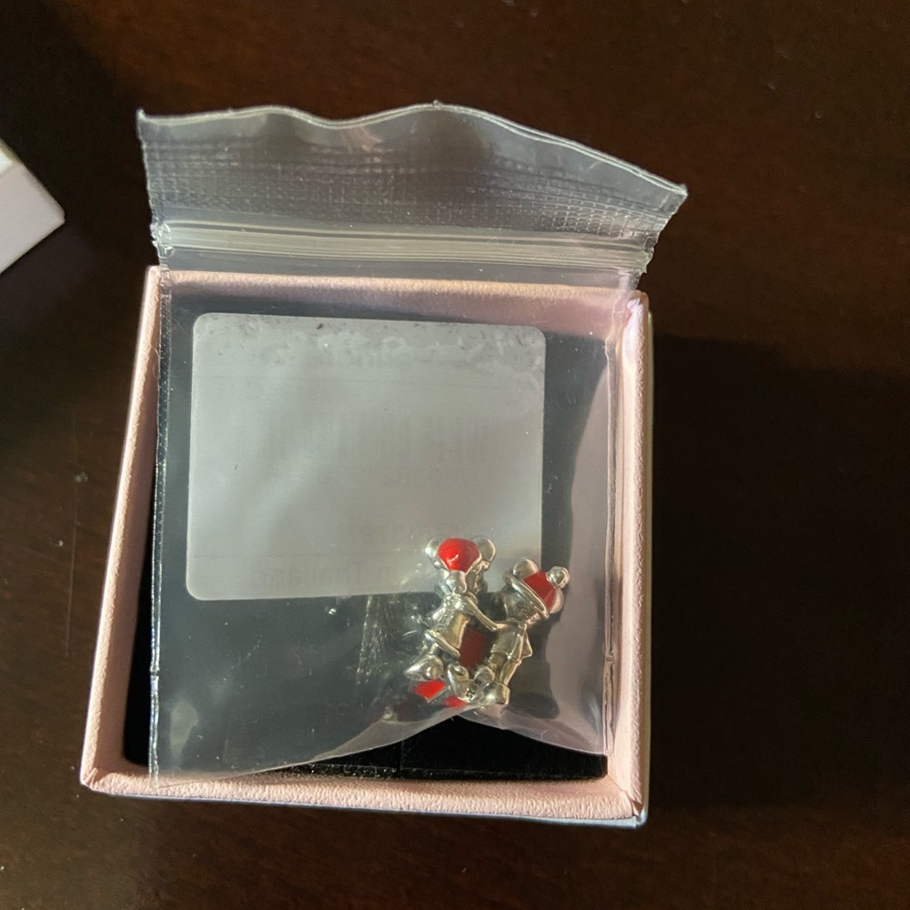 Pandora Disney Mickey Mouse and Minnie Mouse Present Charm - Picture 3 of 4